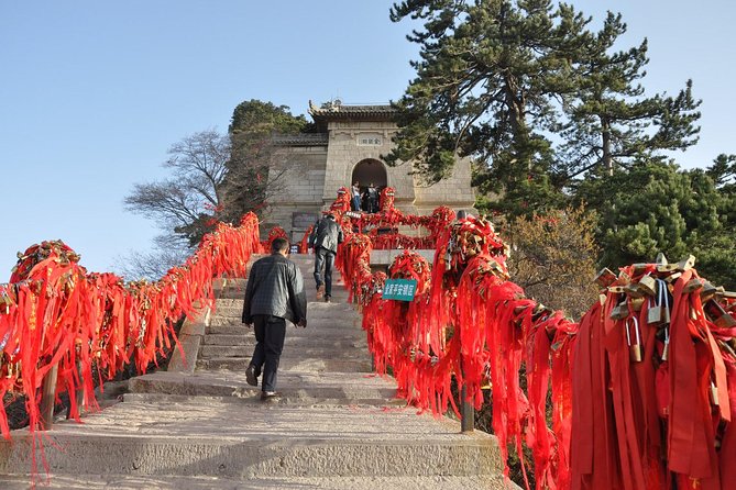 Xian Day Trip to Mt. Huashan with Round-trip Cable Car - Temples in the rocks: Buddhist and Taoist sights you can actually reach