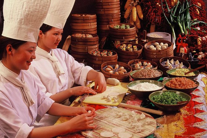 Xian Tang Dynasty Show -Optional Dumpling Dinner or Royal Banquet - English Narration Screens, and How to Watch Smarter