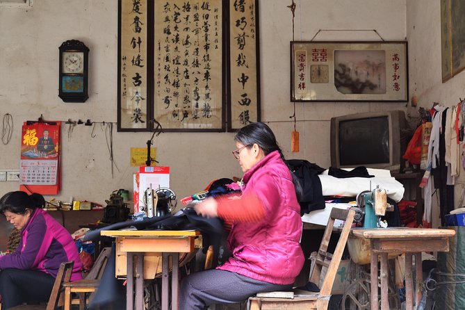 Xingping Xianggong Hill and Yangshuo Countryside Classic Day Tour - Xingping Village and the 8-Minute Li River Ferry