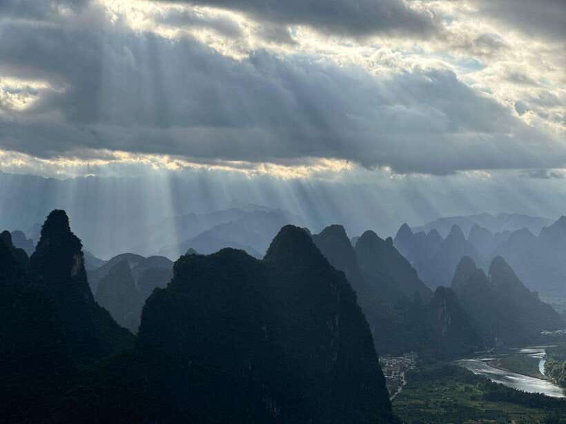 Yangshuo/Guilin: Full- or Half-Day Xianggong Hill Sunrise - Xianggongshan Scenic Spot: what the sunrise viewing is really like