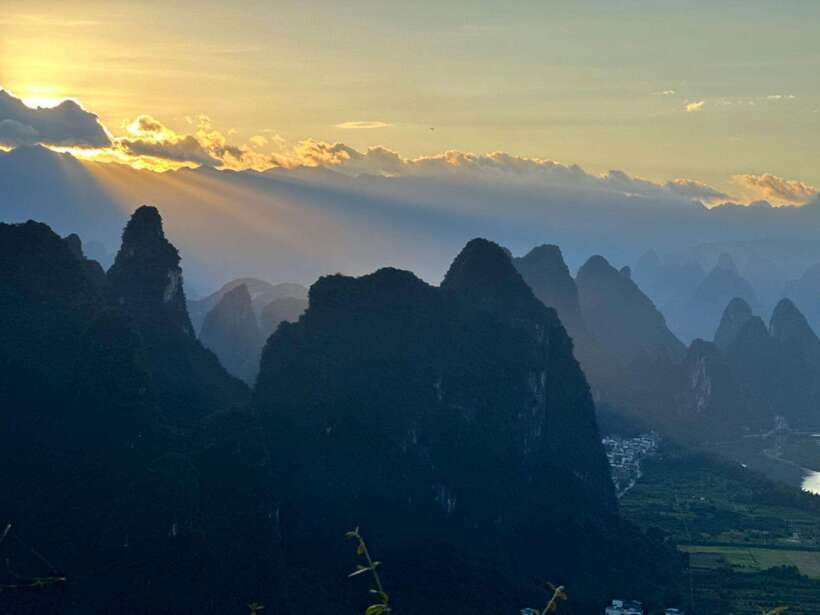 Yangshuo/Guilin: Full- or Half-Day Xianggong Hill Sunrise - Optional add-ons that turn this into a full Guilin-area day