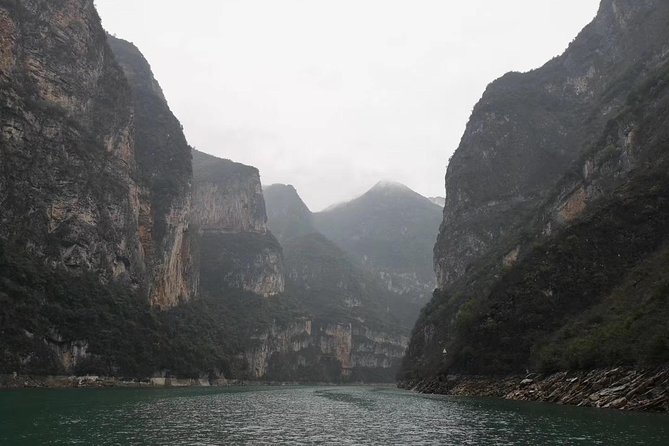 Yangtze River Cruise from Chongqing to Yichang Downstream in 4 Days 3 Nights - Cabins and Onboard Life: Food Included, Comfort Varies