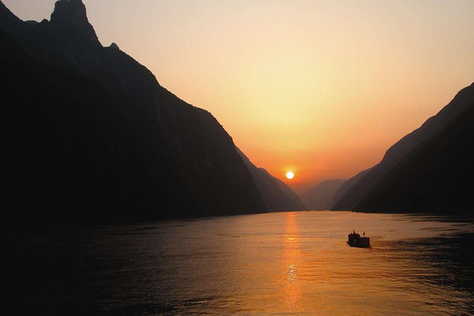 Yangtze River Cruise from Yichang to Chongqing Upstream in 5 Days 4 Nights - Price and what you really get for $599