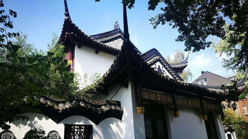 Yu Garden Shanghai Entry Tickets Booking And Trip - Getting In: Passport, QR Code, and the Gate Process
