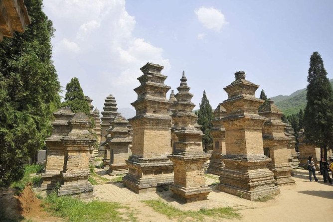 Zhengzhou Private Tour to Shaolin Temple including Kungfu Lesson and Activities - The Monastery Shaolin Stop: Watching Kung Fu Up Close