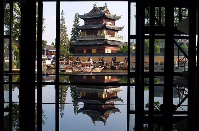 Zhujiajiao Private Day Tour and Shanghai Acrobatic Show - Weather and practicalities: the day still runs