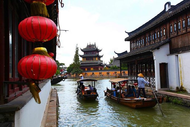 Zhujiajiao Water Town and Shanghai City Flexible Private Tour - The Bund river walk: old Shanghai meets new Shanghai photos