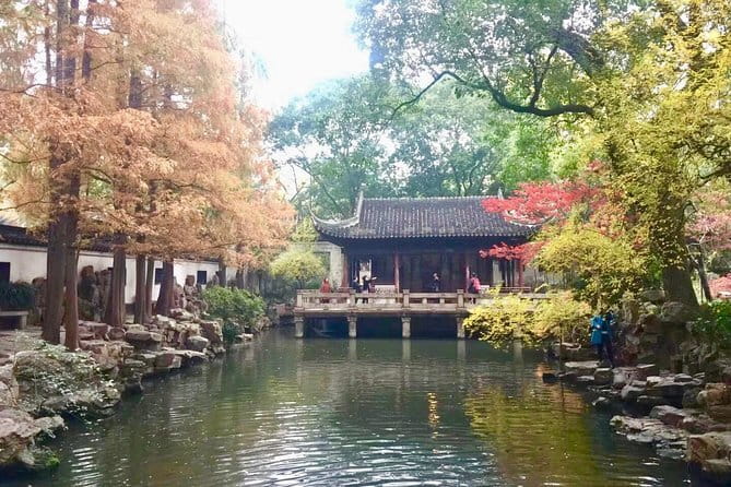 Zhujiajiao Water Town and Shanghai City Highlights Private Day Tour - Jade Buddha Temple or Yu Garden: classic Shanghai, two different vibes