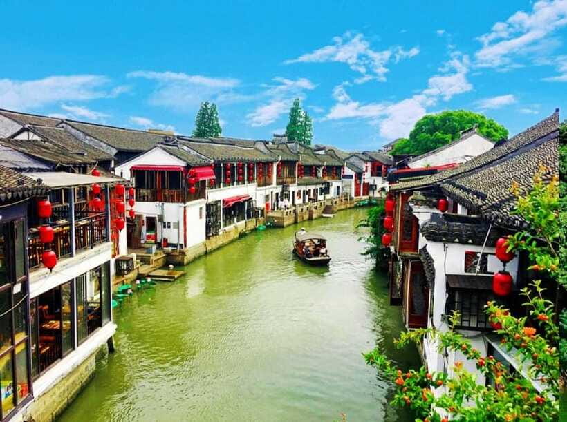 Zhujiajiao Water Town Private Tour with Night River Cruise - The 1-Hour Huangpu River Cruise from the VIP Area