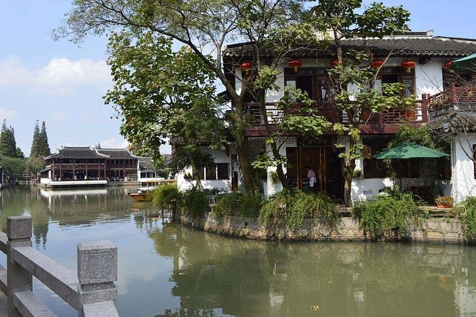 Zhujiajiao Water Village & Seven Treasure Town Day Tour from Shanghai - Why This Combo of Water Towns Works in One Day